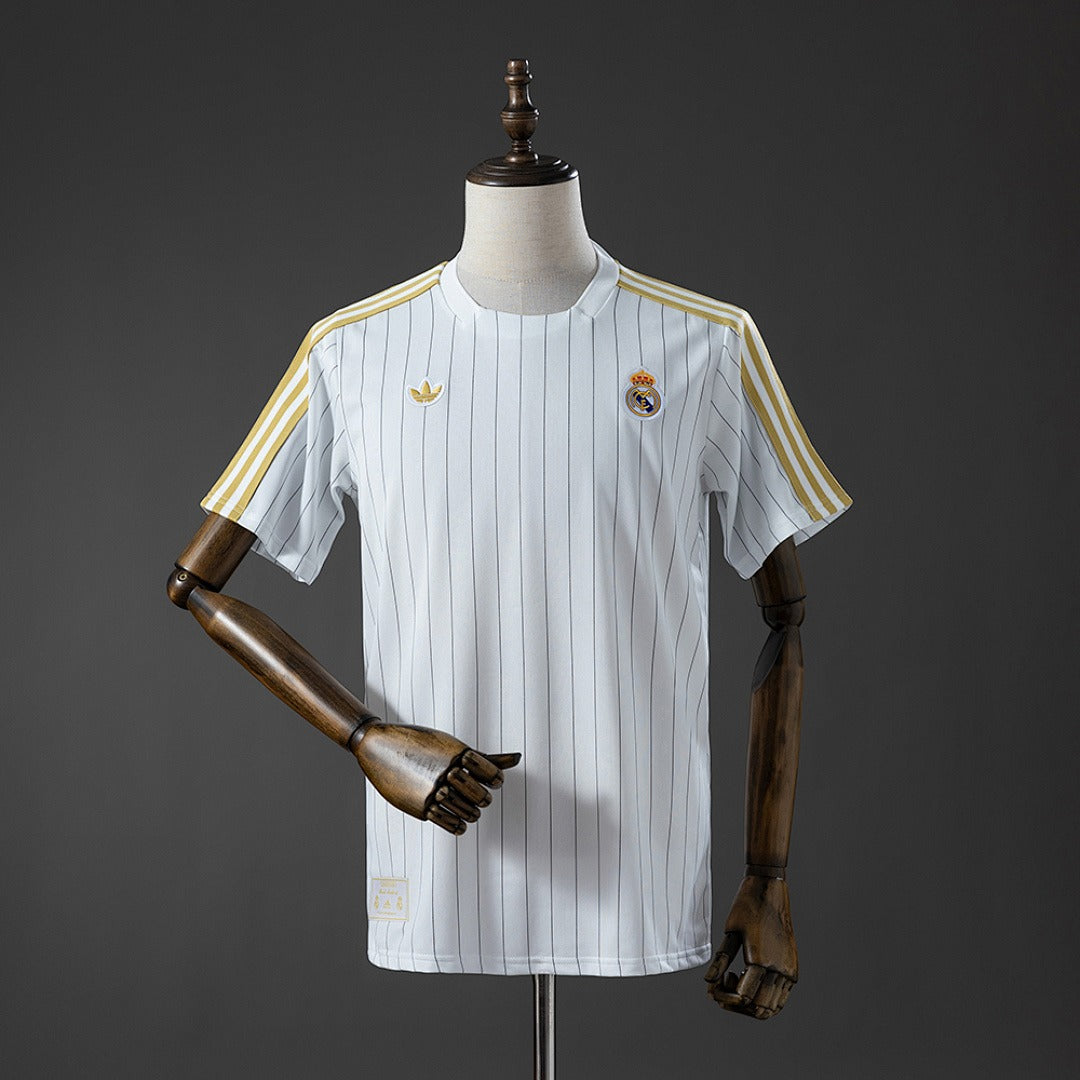 T-shirt Real Madrid Terrace Icons Blanc Image principale du produit