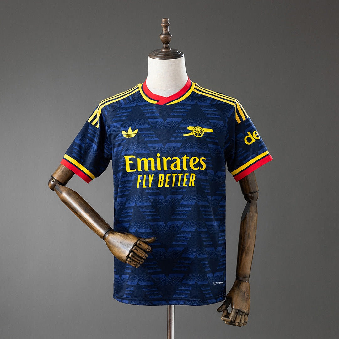 Fan d'Arsenal FC en déplacement 2026-2027 Image principale du produit