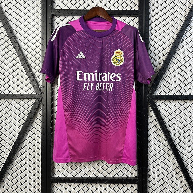 Real Madrid 2025 - 2026 Goalkeeper - WCFOOTBALLSUIT Image principale du produit