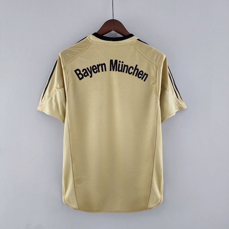 Retro Bayern München 2003-2004 away Secondary image