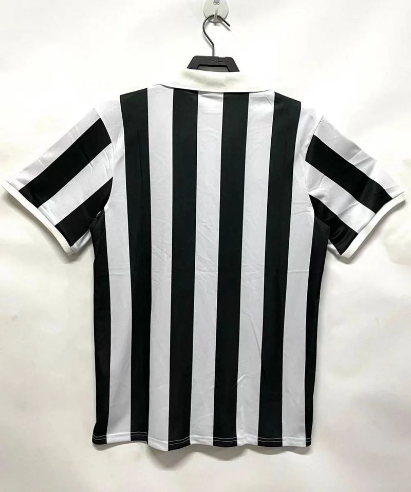 Retro Juventus 1992-1994 home Secondary image