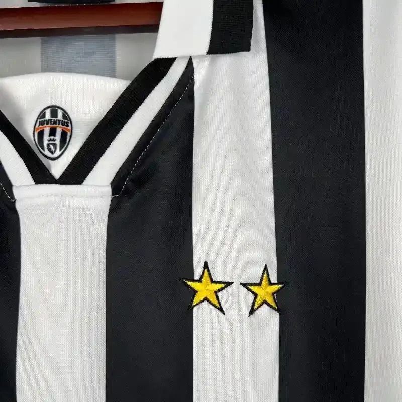 Retro Juventus 1996 - 1997 home - WCFOOTBALLSUIT