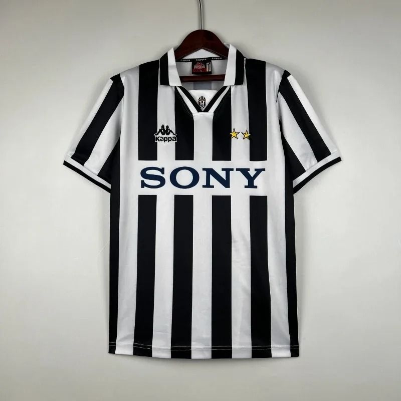 Retro Juventus 1996 - 1997 home - WCFOOTBALLSUIT
