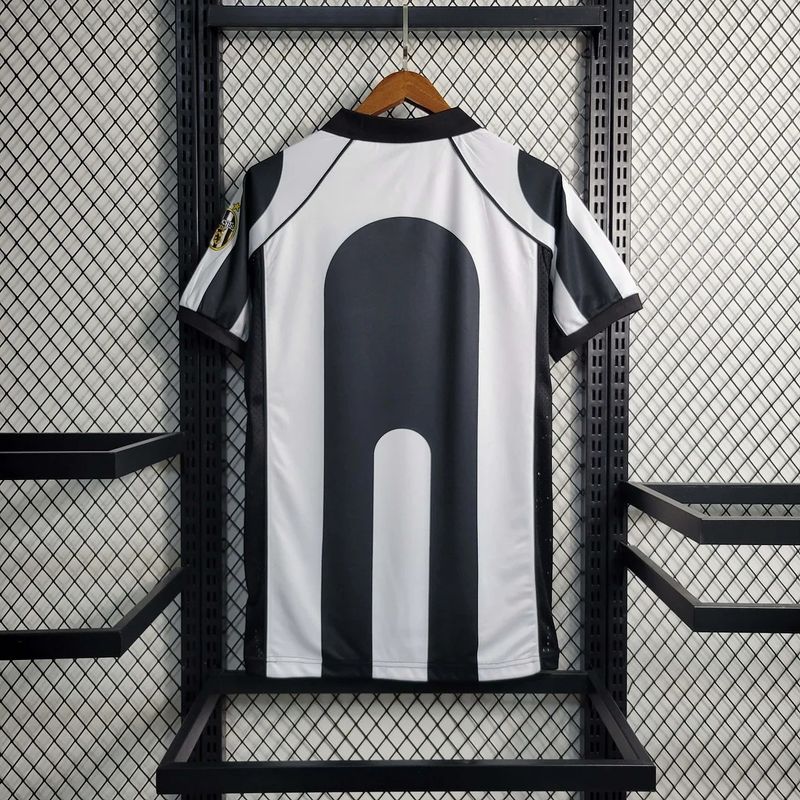 Retro Juventus 1997-1998 home Secondary image