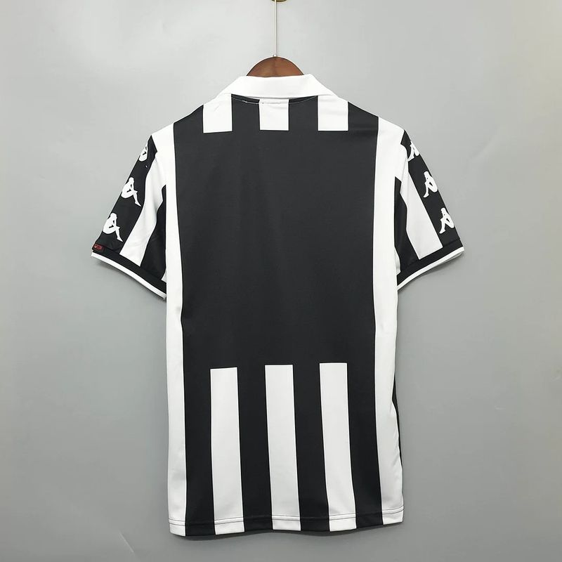 Retro Juventus 1999-2000 home Secondary image