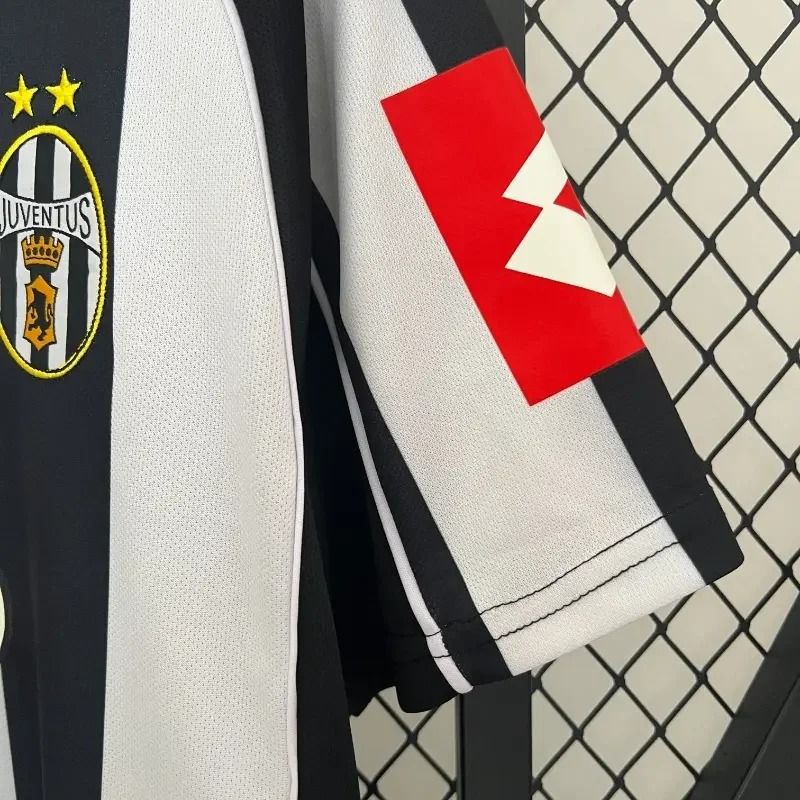 Retro Juventus 2002 - 2003 home - WCFOOTBALLSUIT