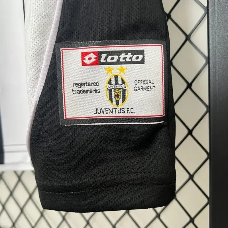 Retro Juventus 2002 - 2003 home - WCFOOTBALLSUIT