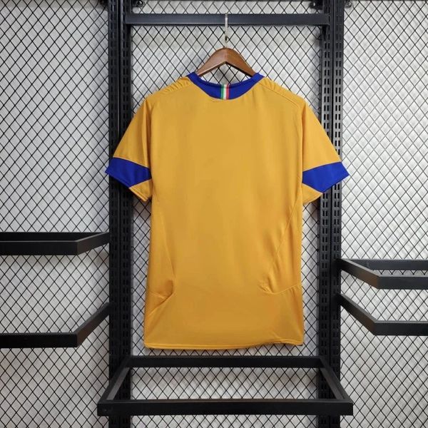 Retro Juventus 2005-2006 third away Secondary image