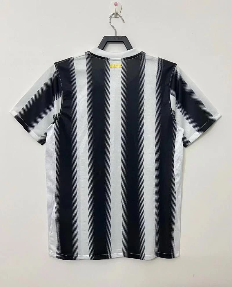 Retro Juventus 2011-2012 home Secondary image
