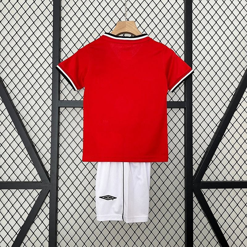 Retro Kids Manchester United 2000-2001 home Secondary image