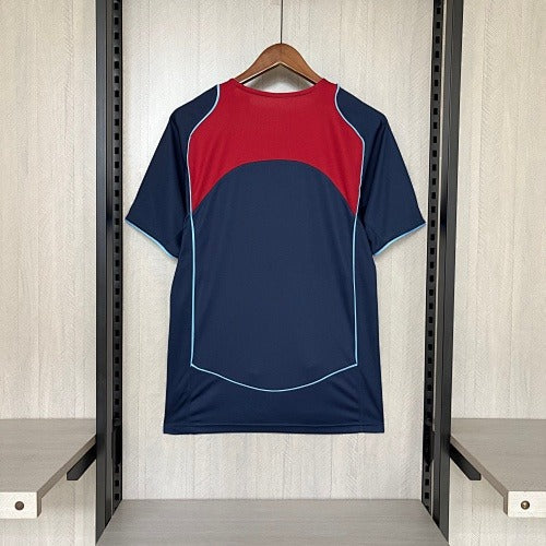 Retro Atletico Madrid 2004-2005 away Secondary image