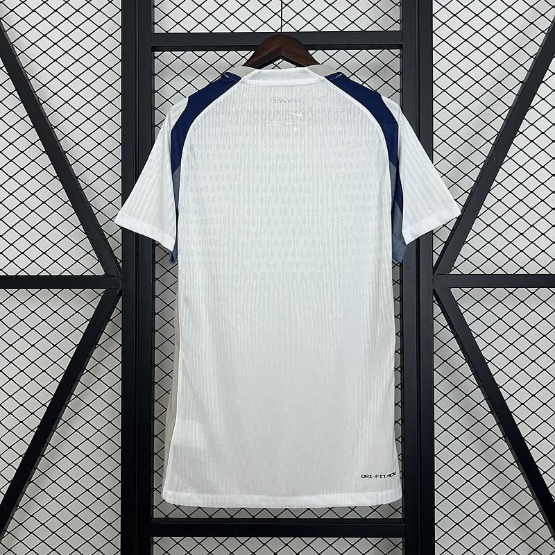 Tottenham Hotspur 2025-2026 home Secondary image